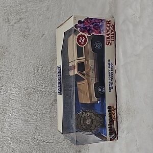 Metals Die Cast Stranger Things Hopper's Chevy Blazer With Police Badge